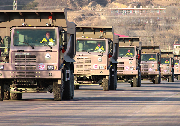 2013年10月，公司承揽太钢集团袁家村铁矿岩石挖运工程